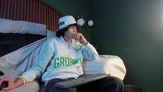 Diamond twink online show from 10, 7, 2026
