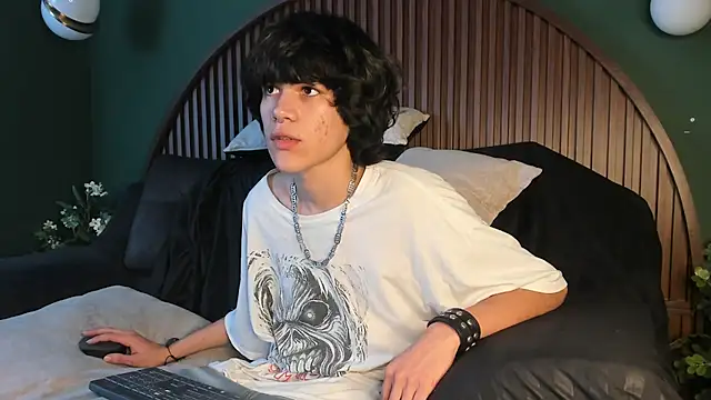Diamond twink online show from 19, 7, 2026