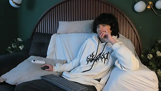 Diamond twink online show from 24, 7, 2026