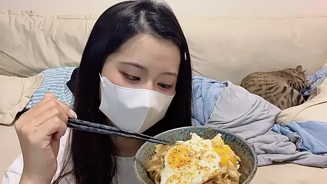 LHeart online show from 13, 10, 2025