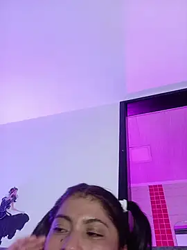 Snapshot of Fox_Roxxan chatting on 3, 2, 2026 Fox Roxxan online show from 3, 2, 2026