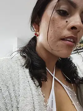 Snapshot of Fox_Roxxan chatting on 15, 2, 2026 Fox Roxxan online show from 15, 2, 2026