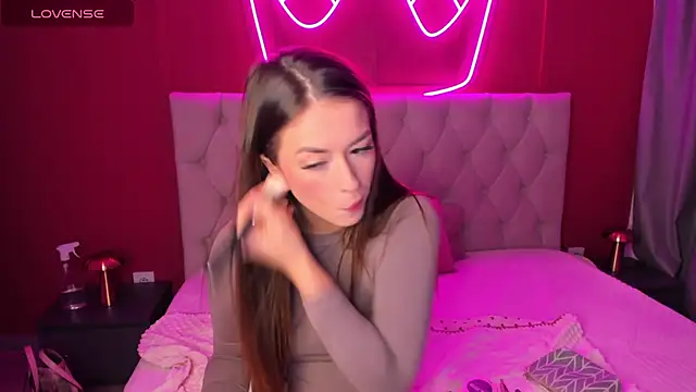 StacyWells online show from 10, 10, 2025