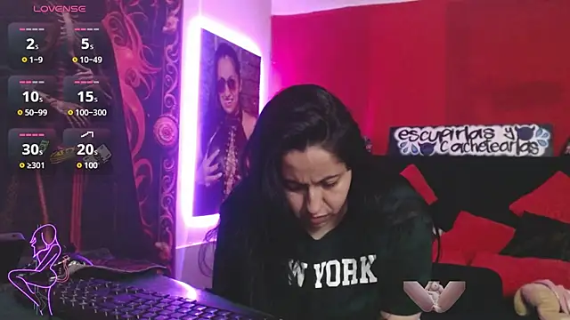 Snapshot of holydeath_1 chatting on 19, 6, 2026 holydeath 1 online show from 19, 6, 2026