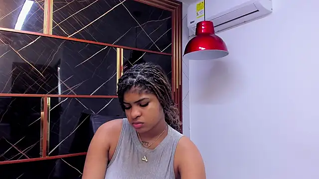 Snapshot of HannyThompson chatting on 4, 10, 2025 HannyThompson online show from 4, 10, 2025