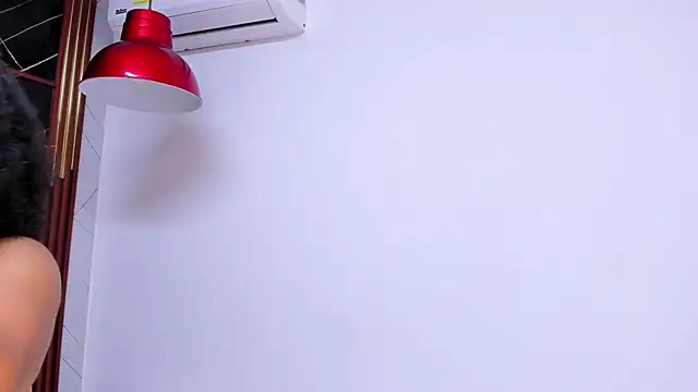 Snapshot of HannyThompson chatting on 12, 10, 2025 HannyThompson online show from 12, 10, 2025