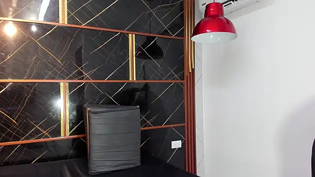 Snapshot of HannyThompson chatting on 22, 10, 2025 HannyThompson online show from 22, 10, 2025