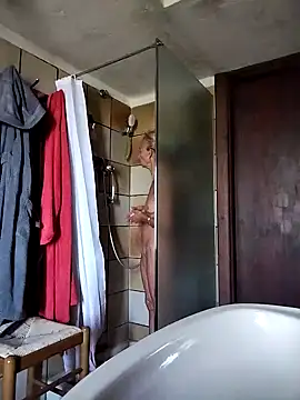 Snapshot of clarabell4 chatting on 4, 11, 2025 clarabell4 online show from 4, 11, 2025