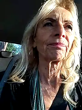 Snapshot of clarabell4 chatting on 7, 11, 2025 clarabell4 online show from 7, 11, 2025