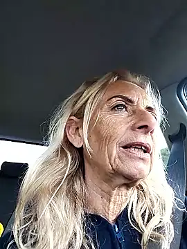 Snapshot of clarabell4 chatting on 19, 11, 2025 clarabell4 online show from 19, 11, 2025