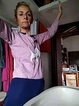 Snapshot of clarabell4 chatting on 20, 11, 2025 clarabell4 online show from 20, 11, 2025