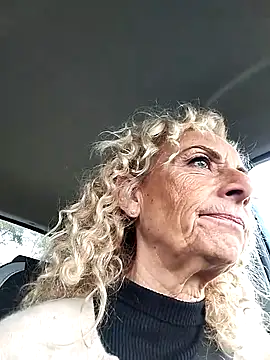 Snapshot of clarabell4 chatting on 21, 11, 2025 clarabell4 online show from 21, 11, 2025