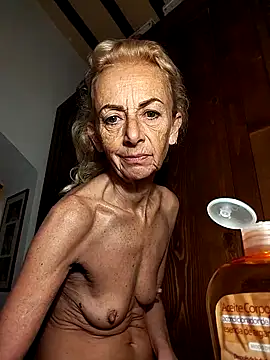 Snapshot of clarabell4 chatting on 24, 11, 2025 clarabell4 online show from 24, 11, 2025