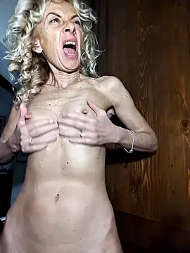 Snapshot of clarabell4 chatting on 2, 12, 2025 clarabell4 online show from 2, 12, 2025