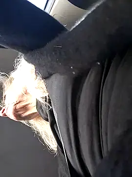 Snapshot of clarabell4 chatting on 5, 12, 2025 clarabell4 online show from 5, 12, 2025