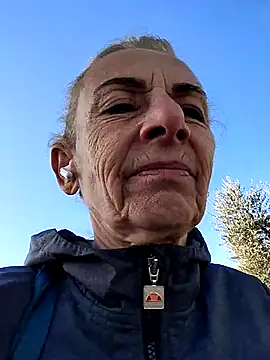 Snapshot of clarabell4 chatting on 1, 2, 2026 clarabell4 online show from 1, 2, 2026