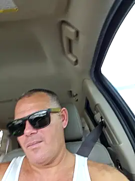 cubanitofeliz40 online show from 6, 10, 2025