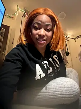 Snapshot of nuttybutter999999 chatting on 17, 12, 2025 nuttybutter999999 online show from 17, 12, 2025