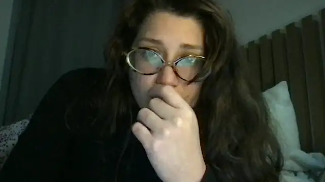 Snapshot of Meowkillah13 chatting on 13, 11, 2025 Meowkillah13 online show from 13, 11, 2025