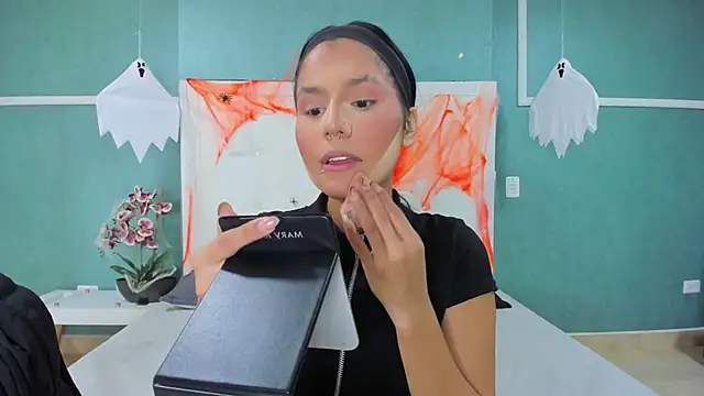 ania gomez online show from 18, 10, 2025