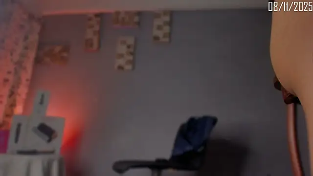 Snapshot of Chloe_cooperr chatting on 9, 11, 2025 Chloe cooperr online show from 9, 11, 2025