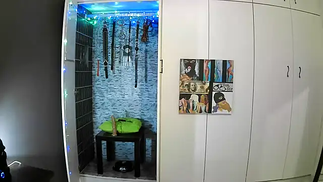 Snapshot of BaDSubMiss chatting on 12, 10, 2025 BaDSubMiss online show from 12, 10, 2025