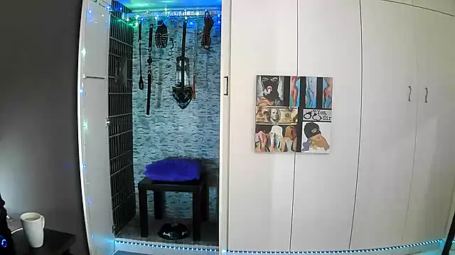 Snapshot of BaDSubMiss chatting on 11, 11, 2025 BaDSubMiss online show from 11, 11, 2025