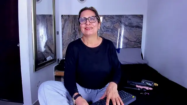Snapshot of Agatha_Pleasure chatting on 14, 5, 2026 Agatha Pleasure online show from 14, 5, 2026