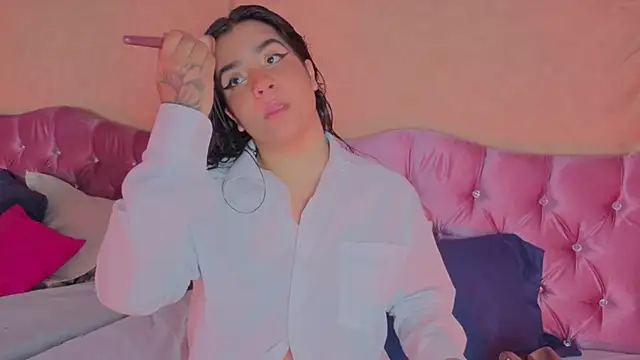 Snapshot of KARINAJTORRES chatting on 26, 11, 2025 KARINAJTORRES online show from 26, 11, 2025