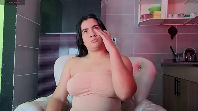 Snapshot of KARINAJTORRES chatting on 29, 11, 2025 KARINAJTORRES online show from 29, 11, 2025