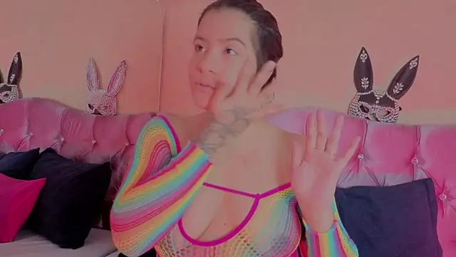 Snapshot of KARINAJTORRES chatting on 2, 12, 2025 KARINAJTORRES online show from 2, 12, 2025