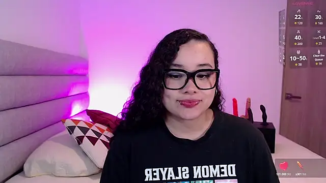 Tiffany-Giil online show from 3, 10, 2025