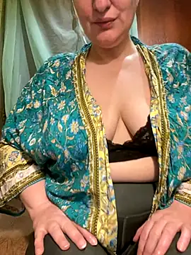 Snapshot of FetishIris chatting on 22, 10, 2025 FetishIris online show from 22, 10, 2025