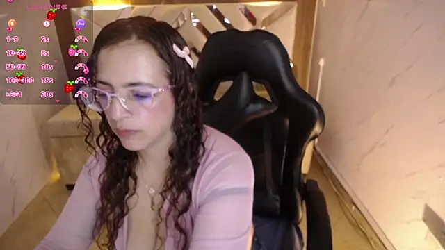 Snapshot of _Evoni_b chatting on 1, 10, 2025 Evoni b online show from 1, 10, 2025