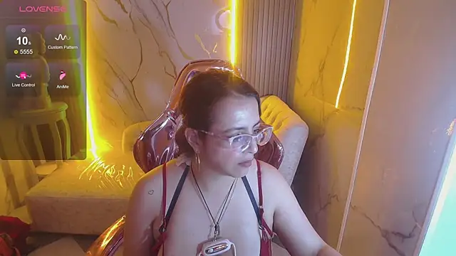 Snapshot of _Evoni_b chatting on 7, 10, 2025 Evoni b online show from 7, 10, 2025