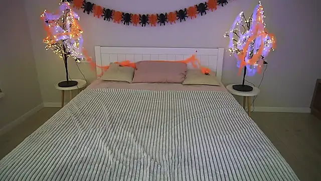 Snapshot of IvyLaurent chatting on 2, 11, 2025 IvyLaurent online show from 2, 11, 2025