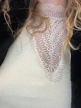 Snapshot of Bikergirl_97 chatting on 11, 11, 2025 Bikergirl 97 online show from 11, 11, 2025