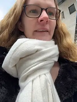 Snapshot of Bikergirl_97 chatting on 20, 11, 2025 Bikergirl 97 online show from 20, 11, 2025