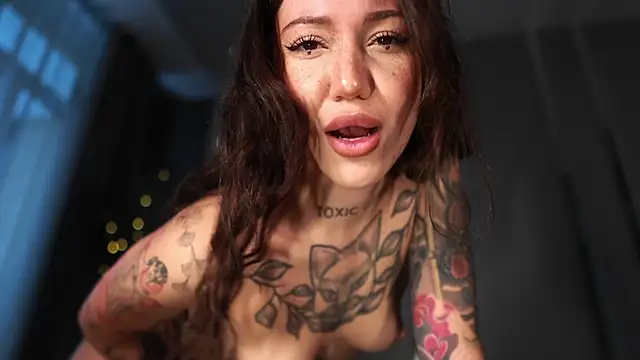 Snapshot of megamizuki chatting on 19, 11, 2025 megamizuki online show from 19, 11, 2025