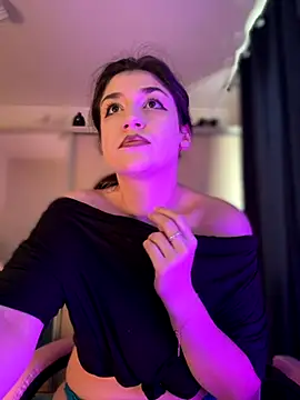 ScarletBloom  online show from 30, 9, 2025