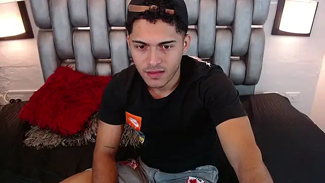 Snapshot of Derek_Storm_ chatting on 8, 4, 2026 Derek Storm online show from 8, 4, 2026