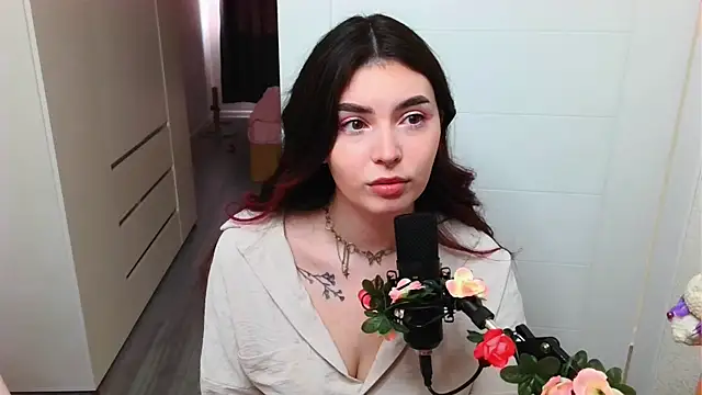 peachyness online show from 2, 4, 2026