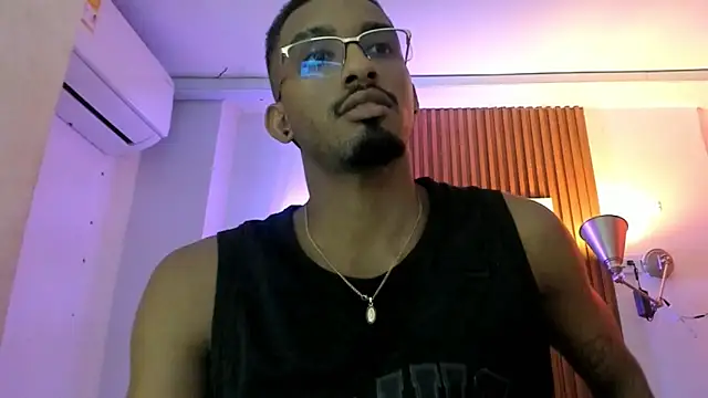 Snapshot of Darwin_mayo chatting on 6, 11, 2025 Darwin mayo online show from 6, 11, 2025