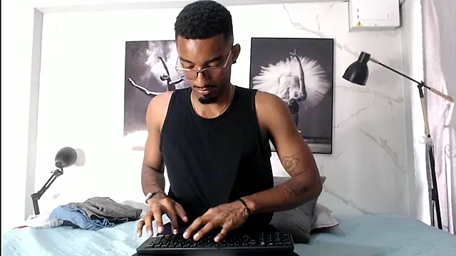 Snapshot of Darwin_mayo chatting on 10, 11, 2025 Darwin mayo online show from 10, 11, 2025