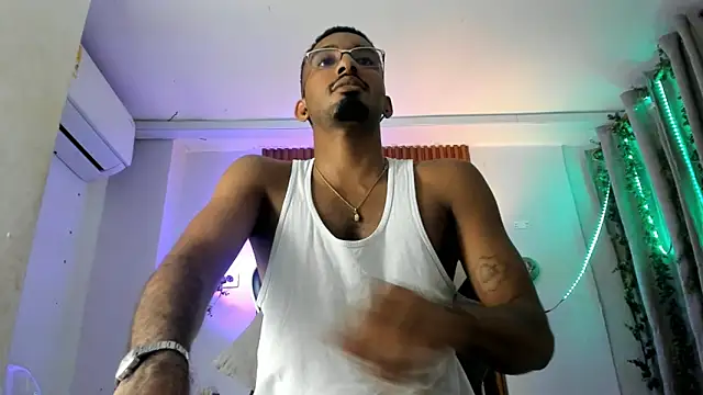 Snapshot of Darwin_mayo chatting on 21, 11, 2025 Darwin mayo online show from 21, 11, 2025