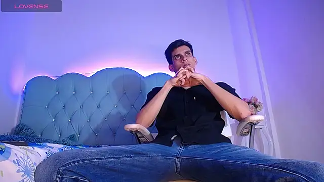 Sebalexis7 online show from 5, 12, 2025