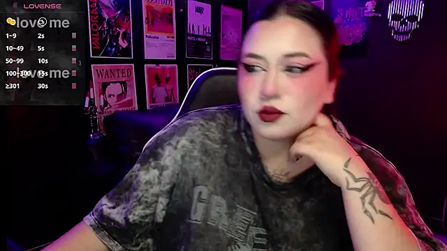 Snapshot of Ravendark_ chatting on 6, 11, 2025 Ravendark online show from 6, 11, 2025