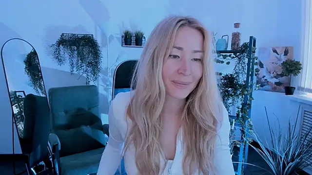 AstraMonroe online show from 22, 4, 2026