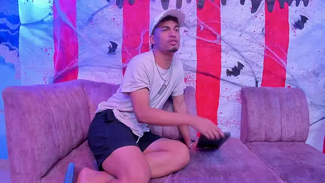 Snapshot of Brownie_Lovers chatting on 22, 10, 2025 Brownie Lovers online show from 22, 10, 2025