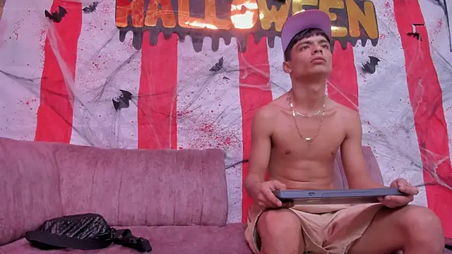 Snapshot of Brownie_Lovers chatting on 23, 10, 2025 Brownie Lovers online show from 23, 10, 2025